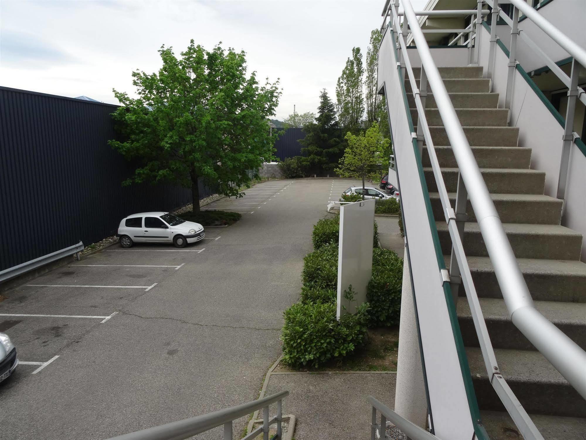 Premiere Classe Lyon Sud - Chasse Sur Rhone Exterior foto