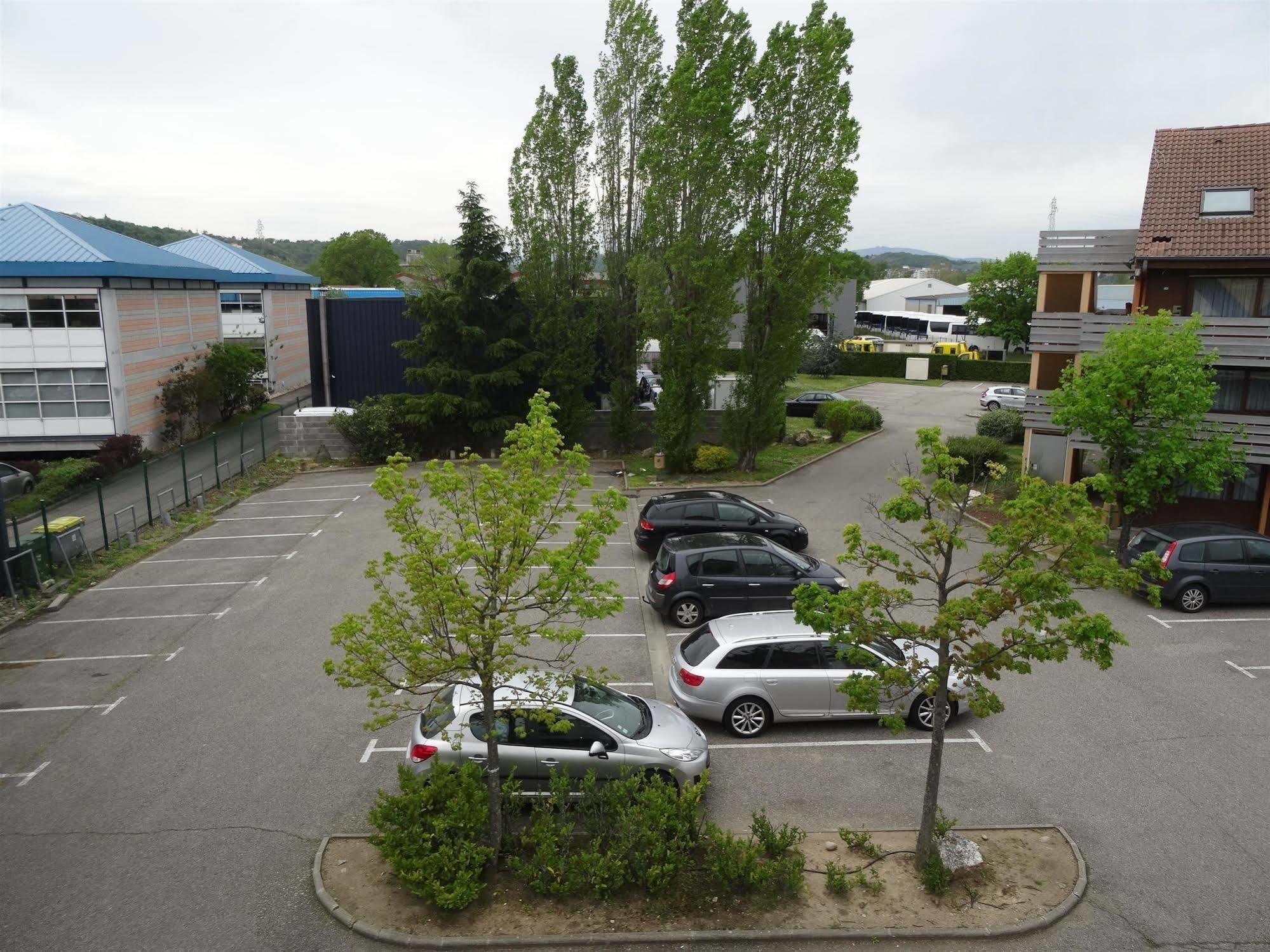 Premiere Classe Lyon Sud - Chasse Sur Rhone Exterior foto